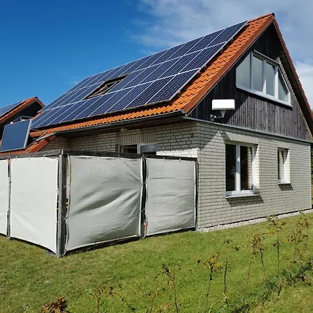 Lille Strandhus Holiday home *